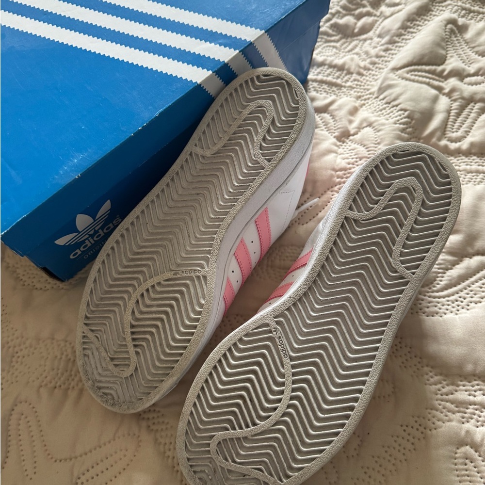Adidas White and Pink Superstar - Picture 2 of 3